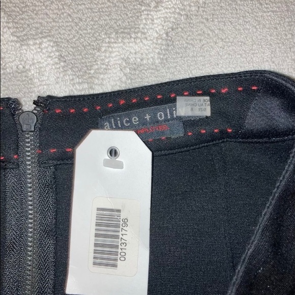 Alice and Olivia. Rare skirt.  Black Size 8 - Picture 3 of 4
